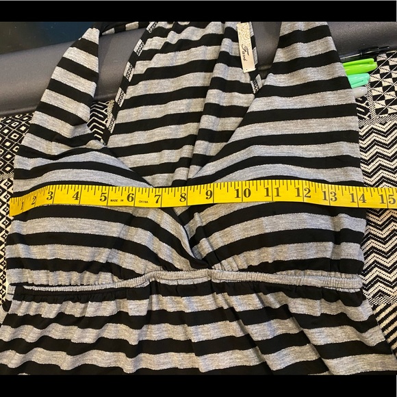 Beautiful Plunging Neckline comfortable Maxi Dress - Picture 9 of 10